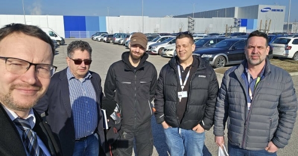 A gödi Samsung-gyárban egyeztetett a nemrég alakult szakszervezet és a cég vezetősége