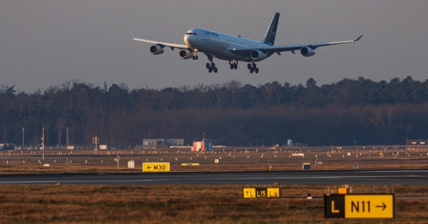 Több budapesti járatot is töröltek a Lufthansa légiutas-kísérőinek sztrájkja miatt