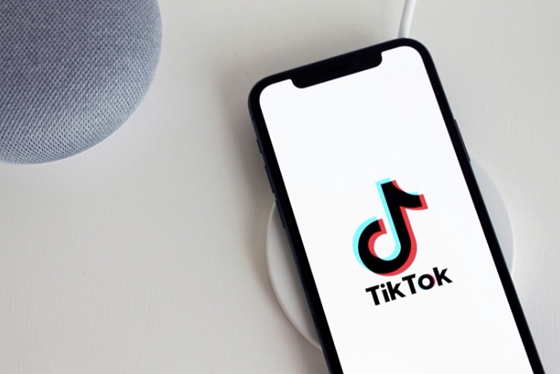 A GVH miatt jönnek változások a TikTokon