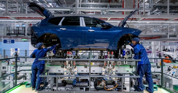 Kiderült, mennyi a kezdő fizetés a debreceni BMW-gyárban