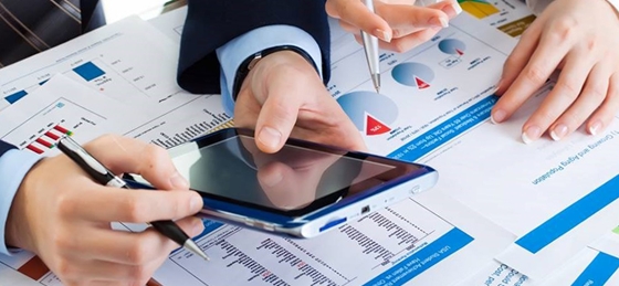 Havi négyszázezres bértámogatásra pályázhatnak a kkv-k