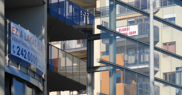 Megeshet, hogy egy házaspár tulajdonában van/volt 100 százalékban egy lakás, mégis első lakást szerzőnek minősülnek?