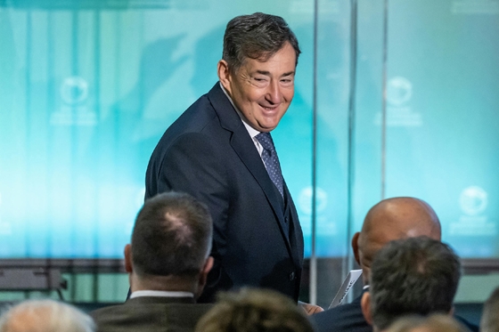 Több milliárdos hitellel húzná ki a bajból Mészáros Lőrinc a NER kedvenc edzőtermét