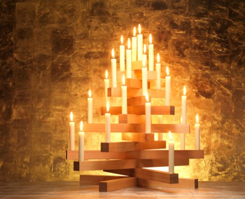 Karácsonyi jutalmat oszt a munkáltató. Jár-e mindenkinek?