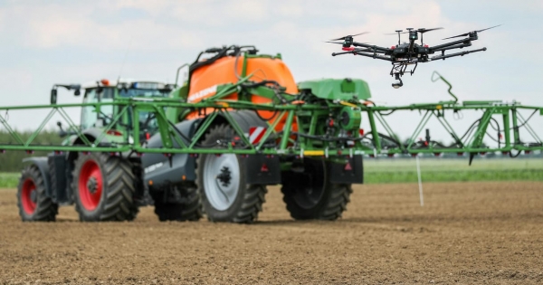 Algoritmusoktól hangos a választási kampány, de egy létfontosságú ágazatban alig használják a mesterséges intelligenciát