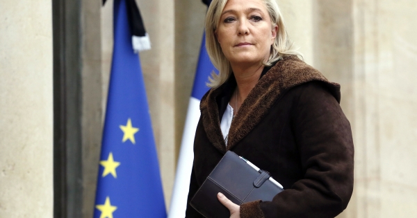 Marine Le Pen mentesítené az adófizetés alól a francia fiatalokat