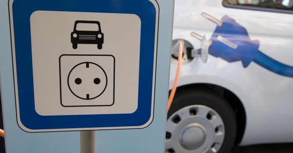 Elektromos és hibrid járművek: így lehet elszámolni a feltöltés költségét