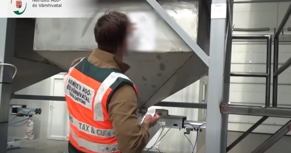 Videón a helyszín: egymilliárdot húztak ki az államkasszából túlárazott mezőgazdasági gépekkel