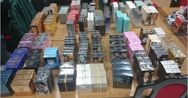 300 doboz pafümot foglalt le NAV