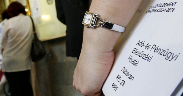 1,5 millióan kapnak hamarosan levelet az adóhatóságtól