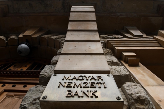 Több tízmillióra bírságolta az Allianz Biztosítót a jegybank