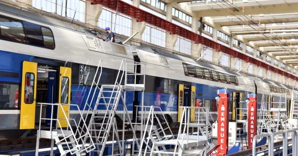 A 4iG és a Magyar Vagon összesen 11 milliárd forintért szerződött a MÁV-val