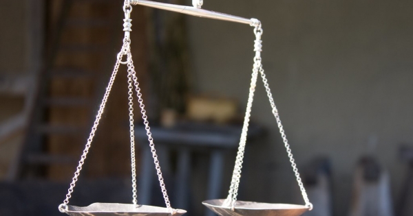 Egyenlő munkáért egyenlő bért – mikor térhet el ettől a munkáltató?