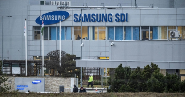 Vélhetően a kormány egyik veszélyhelyzeti rendelete miatt egyezkedhetett következmények nélkül a gödi akkugyár a környezetvédelmi hatósággal