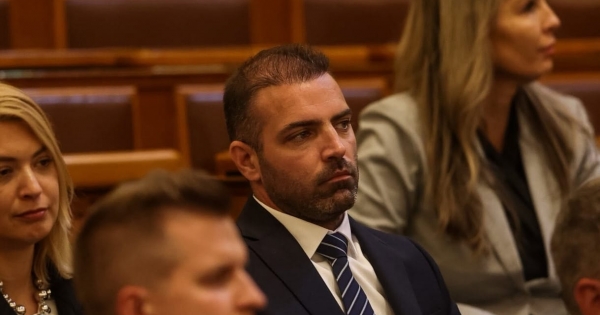 Tárkányi Zsolt lemondásra szólította fel a debreceni polgármestert, akinek éppen ma lett elege a Semcorp szabálytalanságaiból