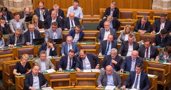 Döntöttek: így adózunk 2020-ban!