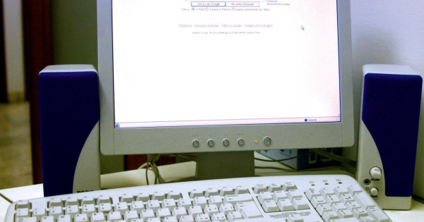 Megadóztatnák az internetes óriáscégeket a franciák