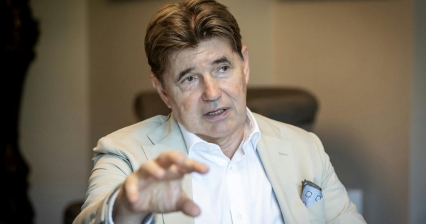 A kirúgott vezérigazgató szerint külső befolyás mellett osztották a 150 milliárd forintos Demján Sándor tőkeprogram pénzeit
