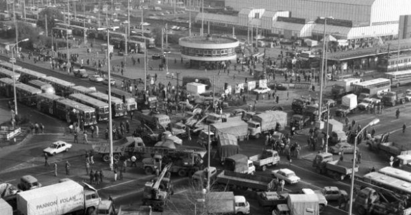 A taxisblokádtól az internetadó elleni tiltakozásig – 1. rész