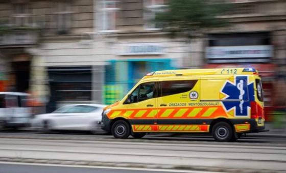 Szúrós szag terjengett az SK komáromi akkumulátorgyárában, 8 embert kórházba vittek