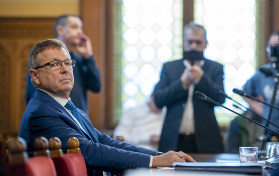 Matolcsy nekiment Parraghnak, és kötelező helyett önkéntes kamarai tagságot sürgetett