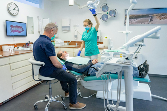 Így működik egy hipermodern fogászati klinika Magyarországon