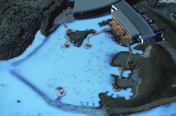 Vulkánkitöréstől tartanak Izlandon, bezárták az ország leghíresebb fürdőjét is