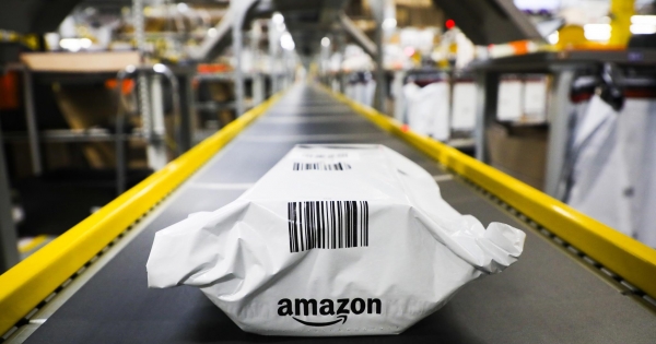 Számlák az Amazontól, de nincs rajtuk a megrendelő közösségi adószáma