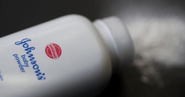 Egy bíróság szerint is rákkeltő volt a hintőpor, csaknem egymilliárd dollárt fizethet a Johnson & Johnson