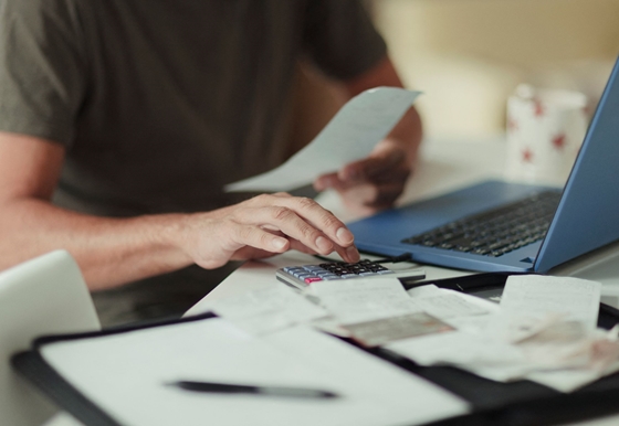 Jön a digitális faktoring Magyarországon, 24 órán belül készpénzre válthatják számláikat a vállalkozások