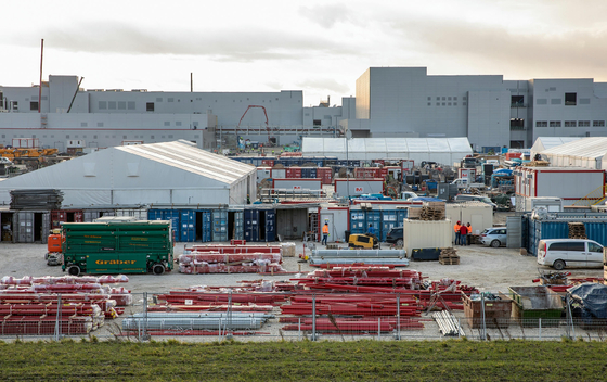 Megvizsgálná a kormány, hogy szabályszerűen épít-e le a koreai SK