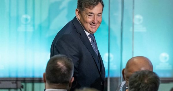 Hiába ígérte Lázár, hogy minden fővállalkozót elővesznek, Mészáros Lőrinc alvállalkozóit még mindig nem fizették ki