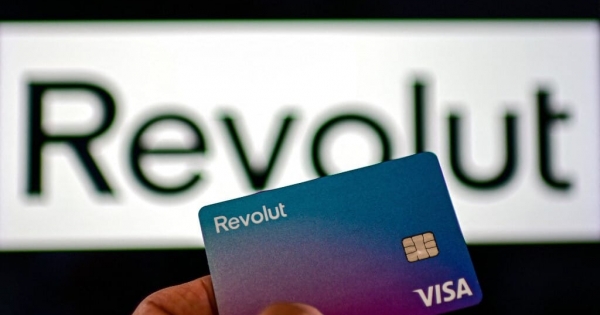 Több ingyenes készpénzfelvételt kínál a Revolut – mire kell figyelniük az ügyfeleknek?