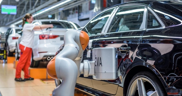 Leépítésekbe kezd a győri Audi