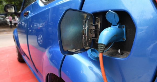 Céges elektromos autó töltésének elszámolása