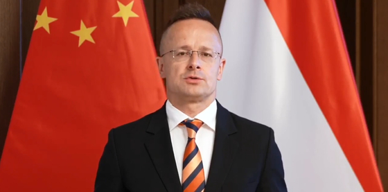 Szijjártó másodszor is bejelentett egy kínai kábelgyárat, de mostmár 150 helyett csak 120 munkahellyel