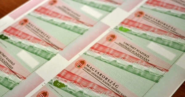 Költözik, építkezik, más ügyet intéz? 45 jogszabályt módosít egy salátatörvény