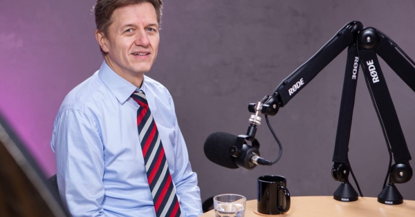 Új formában folytatja a Schwab Richárd által alapított rákkutató cég