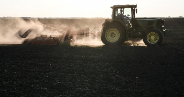 A nap kérdése: maradhat-e szja-mentes a föld bérbeadásából származó jövedelem, ha 5 éven belül változik a bérlő?