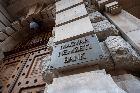 Elmagyarázta az MNB, miért húz el Magyarország mellett szinte egész Közép-Európa