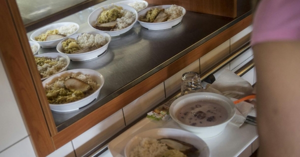 Alvilági módszerekkel próbálja kicsavarni a közétkeztetést Újbuda kezéből egy menzacég a kerületi önkormányzat szerint