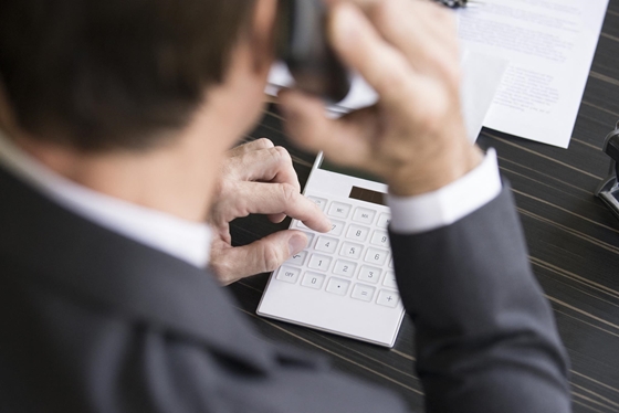 Átlagosan tízezer forintos emeléssel vállalják majd a könyvelők a katából kilépett ügyfeleiket