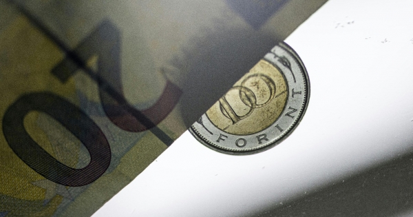 Forintátváltás valutaváltónál, majd befizetés devizaszámlára: szabályos-e így fizetni a külföldi szállítóknak?