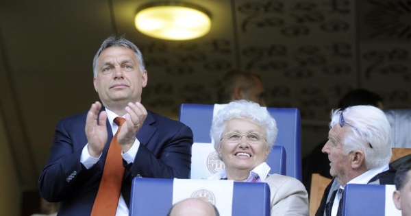 Tiborcz nélkül is jól megy: 2010 óta 22,4 milliárd forint osztalékot fizettek az Orbán családhoz köthető cégek