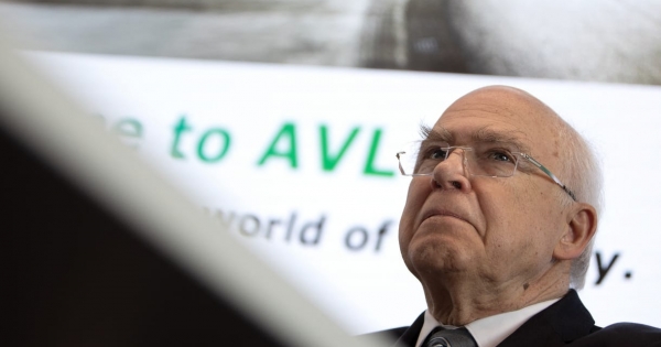 Ausztriában leépít, Magyarországon bővít a világ egyik legnagyobb autófejlesztő cége