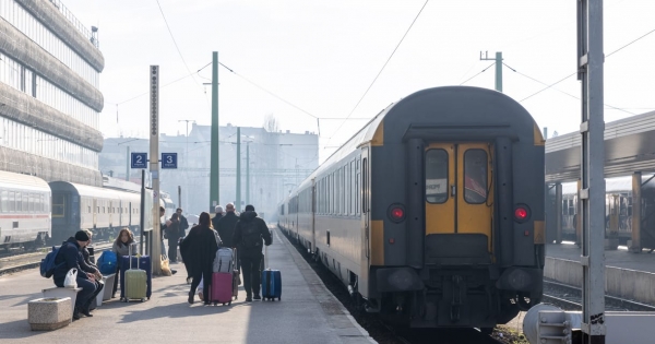 Váltóhiba miatt késnek a vonatok a Déli pályaudvart érintő vasútvonalakon, több járat teljesen ki is marad