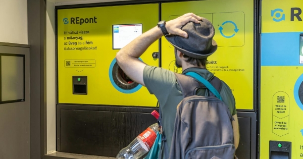 Több bevétele van a Mohunak a vissza nem váltott palackokból, mint amennyit a boltoknak fizet