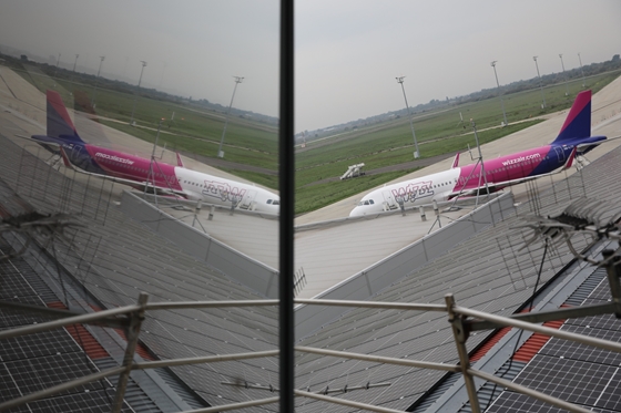 Üzent a Wizz Air a havazás miatt Londonban rekedt utasoknak
