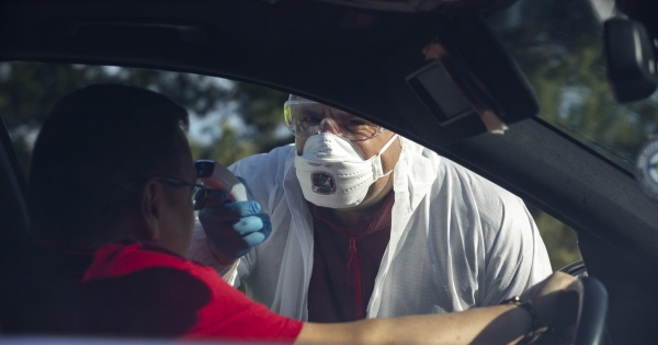 Járványhelyzet: kötelező az orvosi vizsgálat fertőző betegségre utaló tünetek esetén