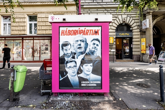 Októbertől 2 milliós büntetést is kaphat a Telekom Terézvárosban, ha nem takarítja a telefonfülkéket